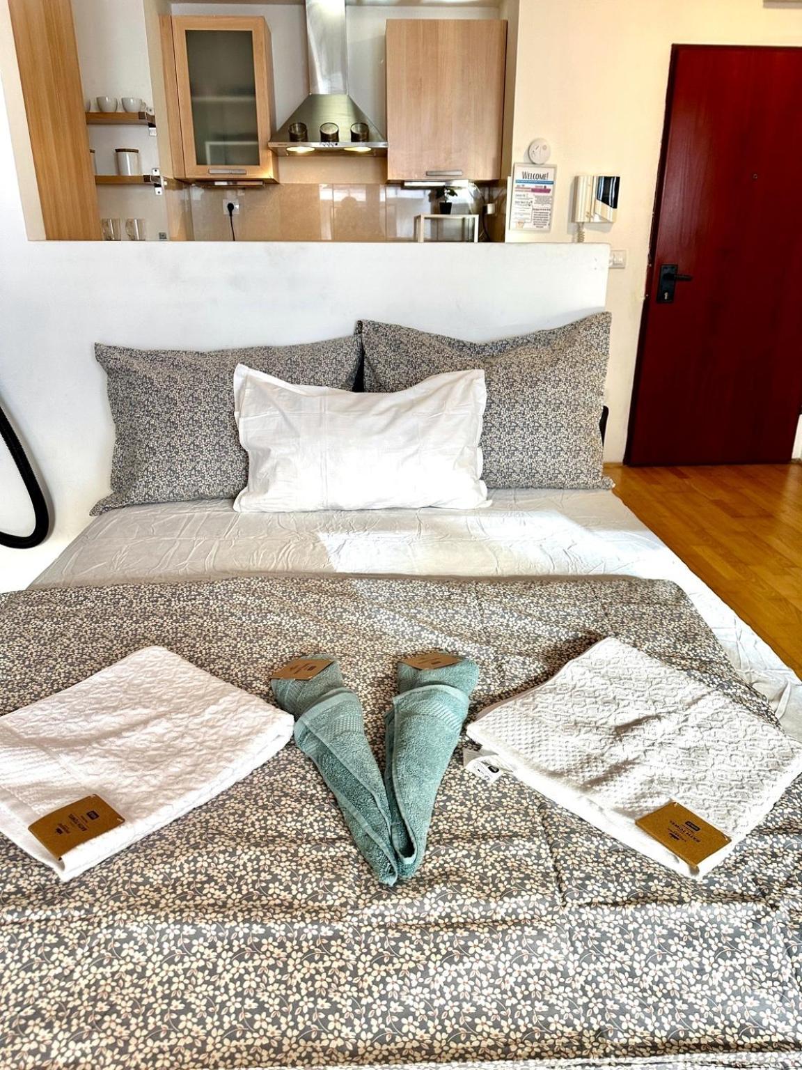 City Center Apartment With Balcony Βουδαπέστη Εξωτερικό φωτογραφία